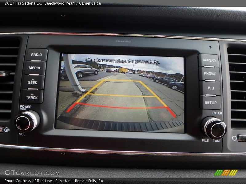 Beechwood Pearl / Camel Beige 2017 Kia Sedona LX