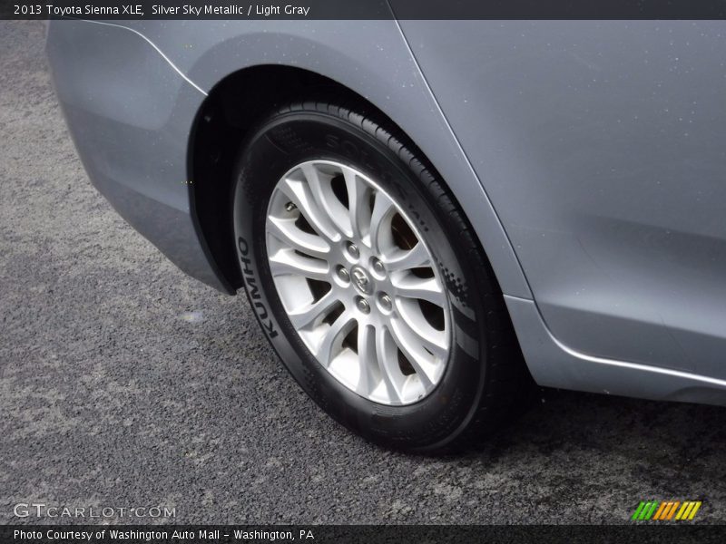 Silver Sky Metallic / Light Gray 2013 Toyota Sienna XLE