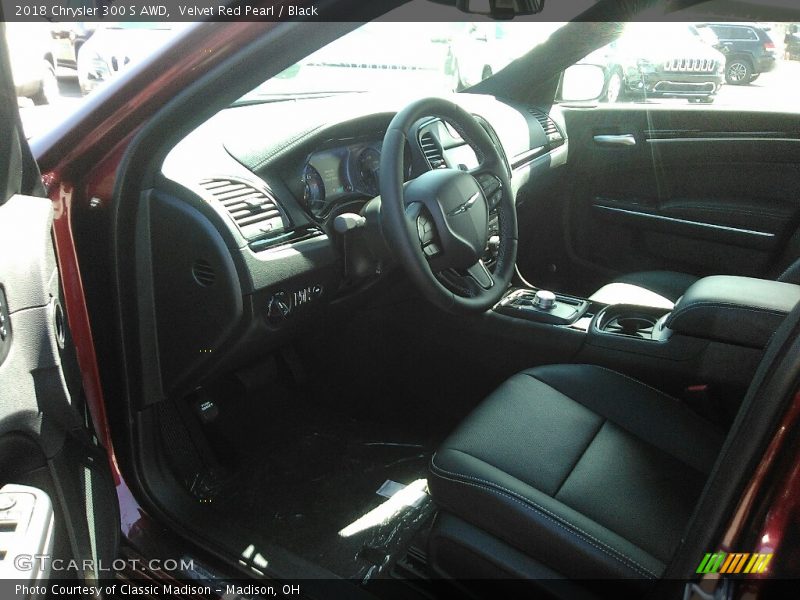 Velvet Red Pearl / Black 2018 Chrysler 300 S AWD