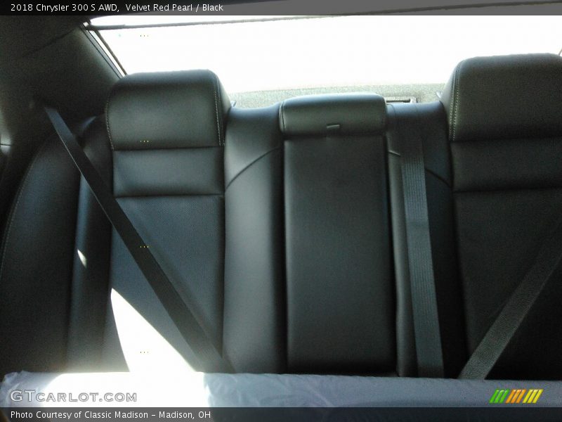 Velvet Red Pearl / Black 2018 Chrysler 300 S AWD