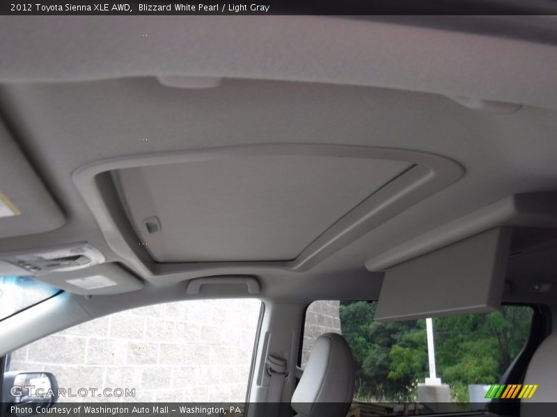 Blizzard White Pearl / Light Gray 2012 Toyota Sienna XLE AWD