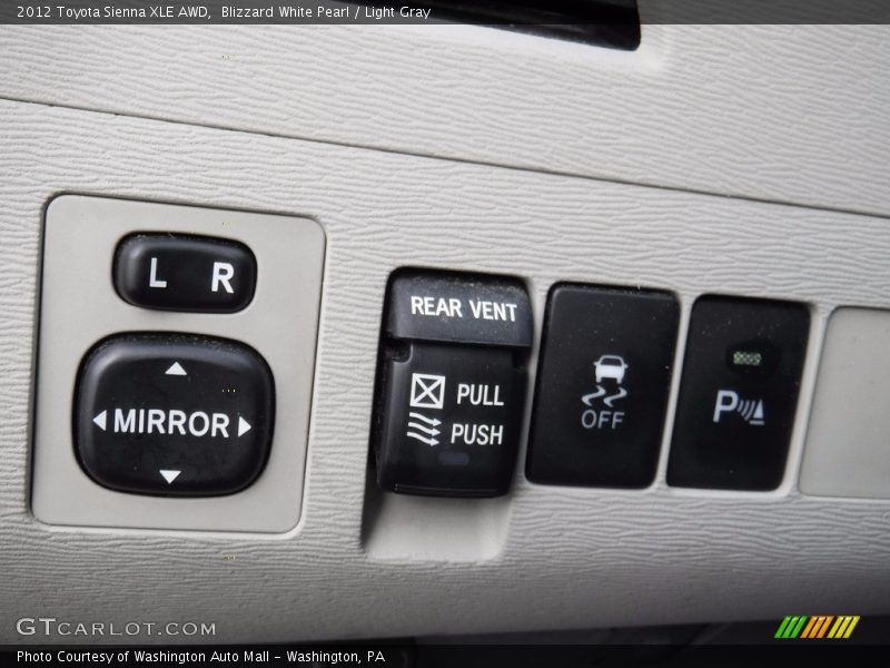 Blizzard White Pearl / Light Gray 2012 Toyota Sienna XLE AWD