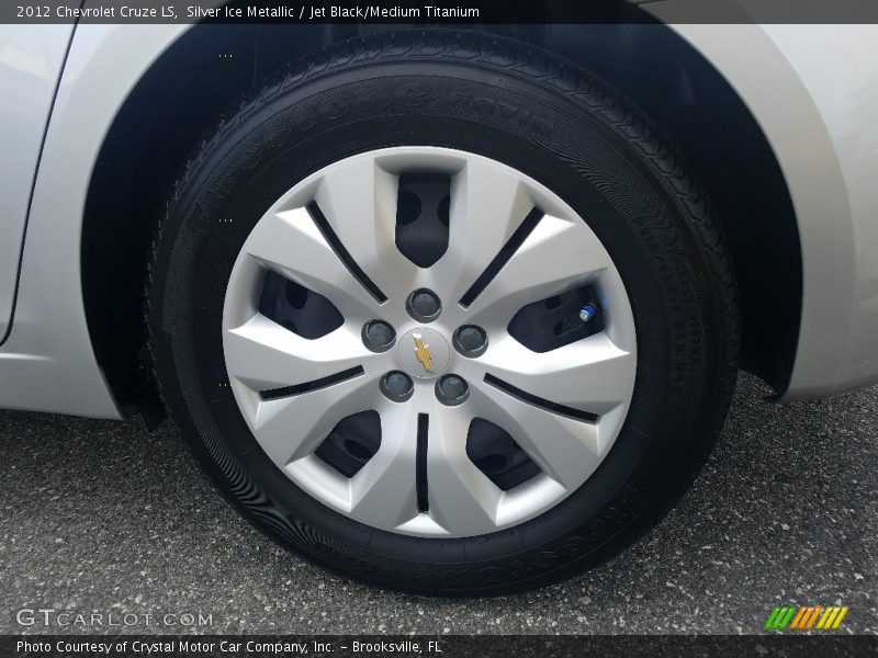 Silver Ice Metallic / Jet Black/Medium Titanium 2012 Chevrolet Cruze LS