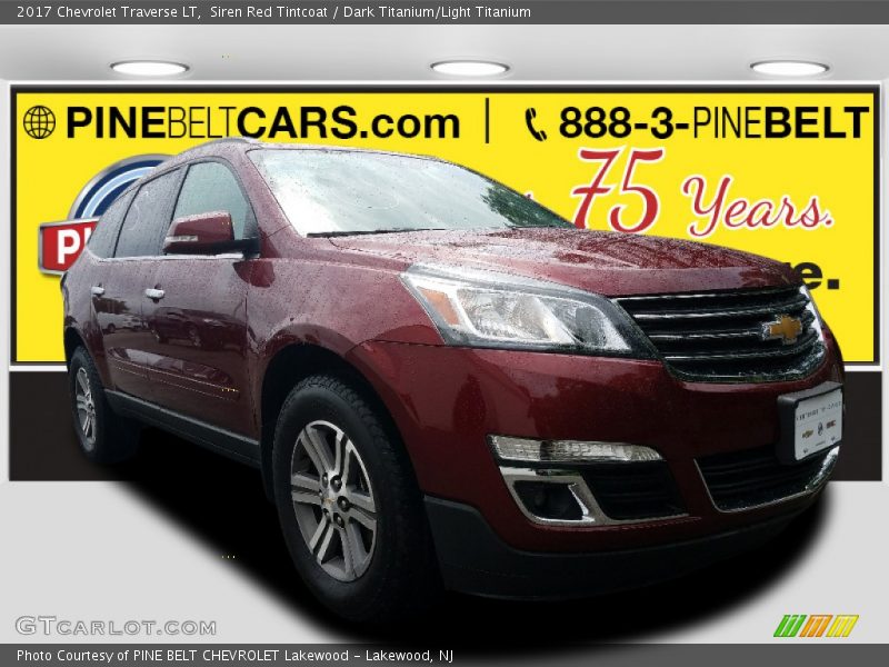 Siren Red Tintcoat / Dark Titanium/Light Titanium 2017 Chevrolet Traverse LT