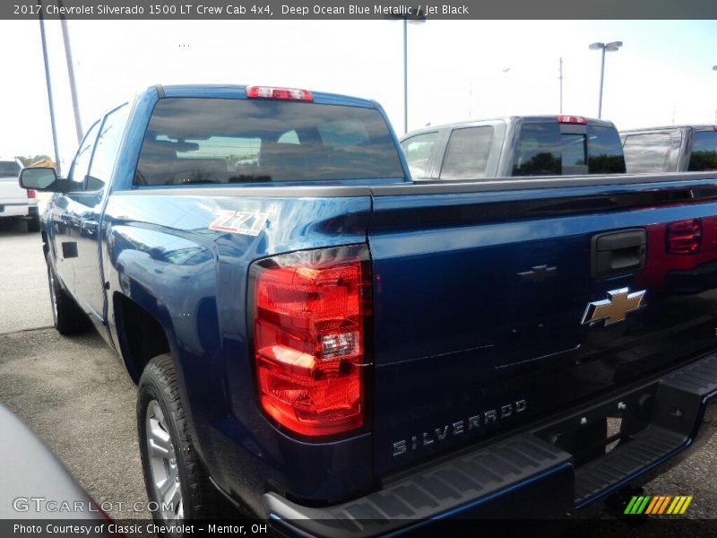 Deep Ocean Blue Metallic / Jet Black 2017 Chevrolet Silverado 1500 LT Crew Cab 4x4