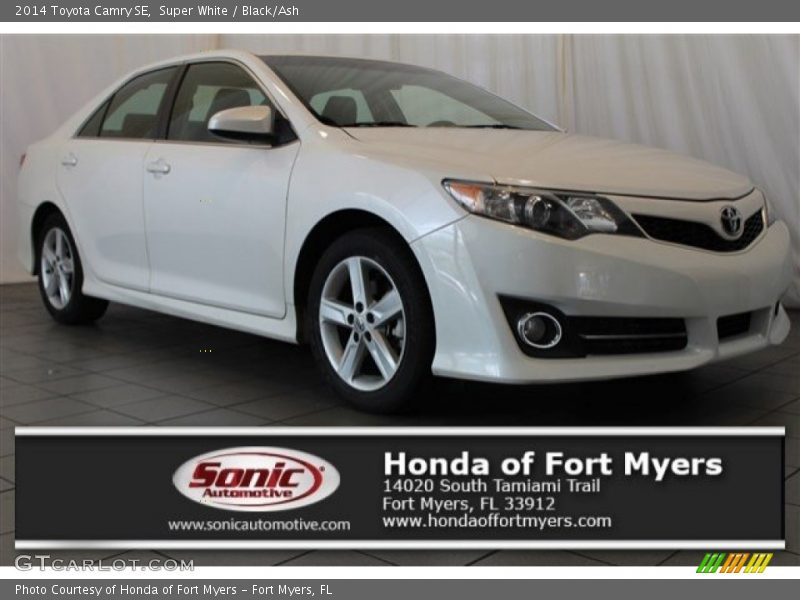 Super White / Black/Ash 2014 Toyota Camry SE