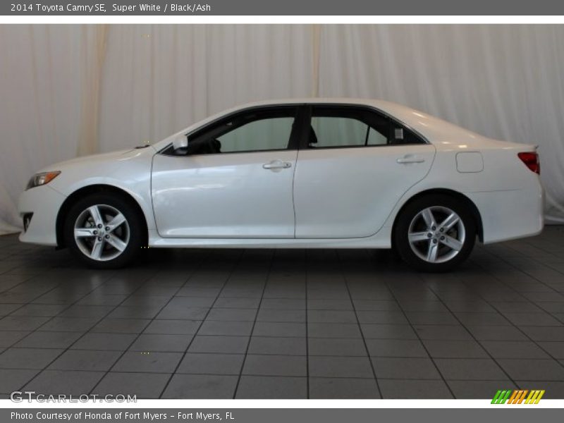 Super White / Black/Ash 2014 Toyota Camry SE