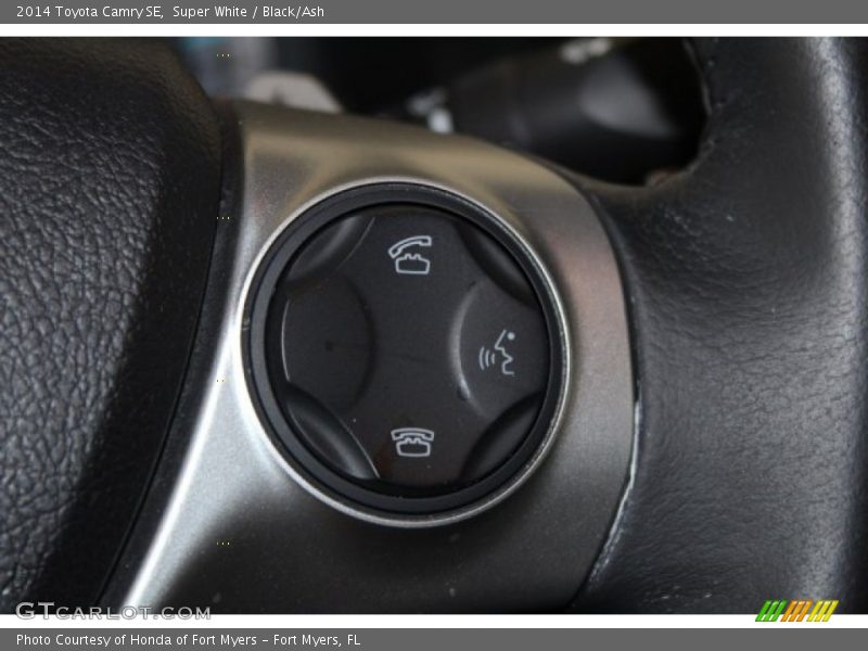 Super White / Black/Ash 2014 Toyota Camry SE