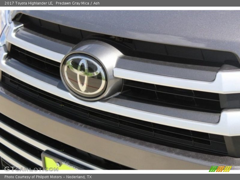 Predawn Gray Mica / Ash 2017 Toyota Highlander LE