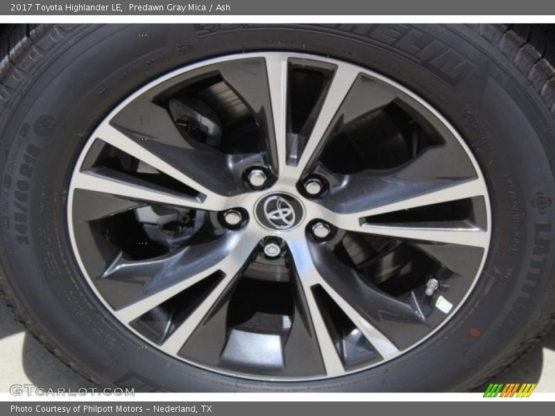 Predawn Gray Mica / Ash 2017 Toyota Highlander LE