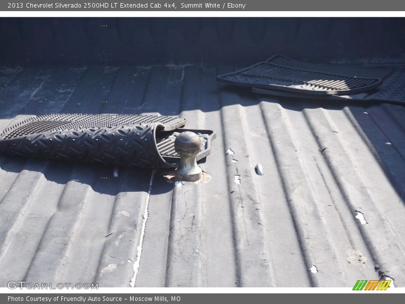 Summit White / Ebony 2013 Chevrolet Silverado 2500HD LT Extended Cab 4x4