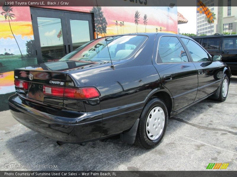 Black / Gray 1998 Toyota Camry LE