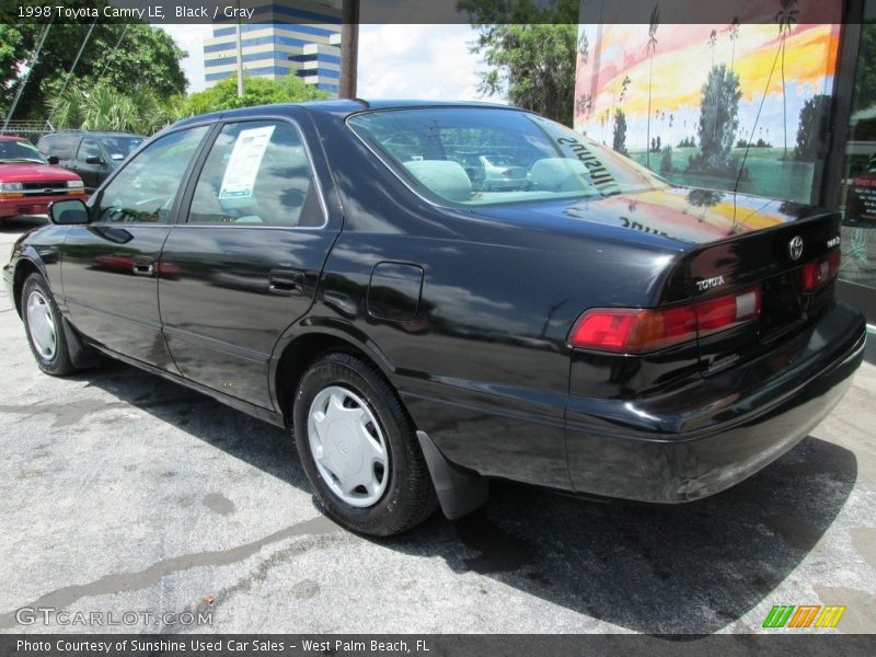 Black / Gray 1998 Toyota Camry LE