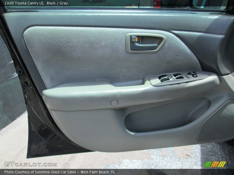 Black / Gray 1998 Toyota Camry LE