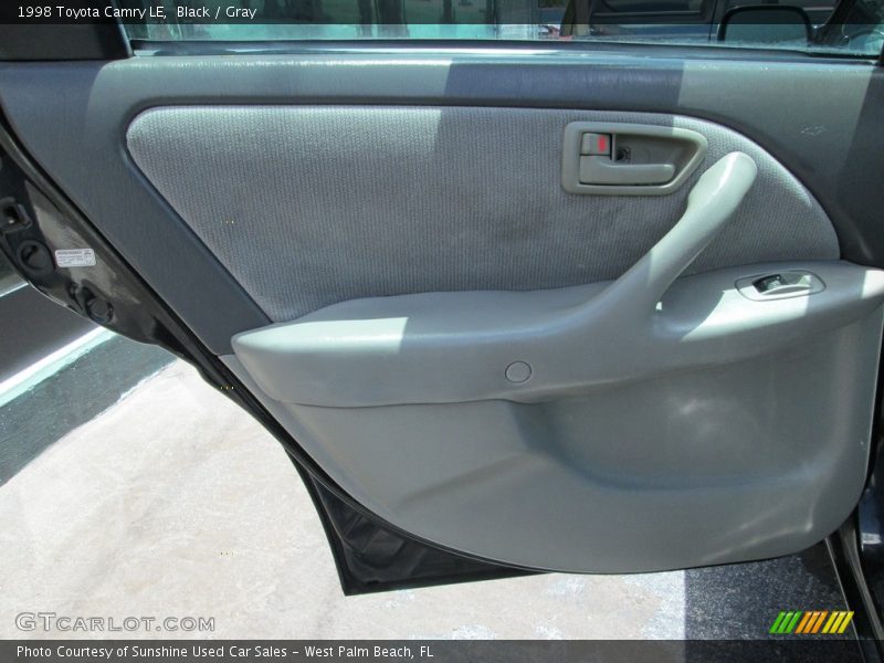 Black / Gray 1998 Toyota Camry LE