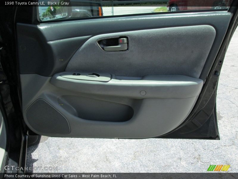 Black / Gray 1998 Toyota Camry LE