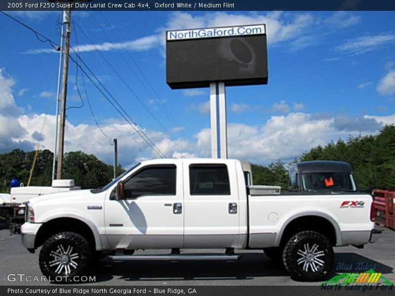 Oxford White / Medium Flint 2005 Ford F250 Super Duty Lariat Crew Cab 4x4