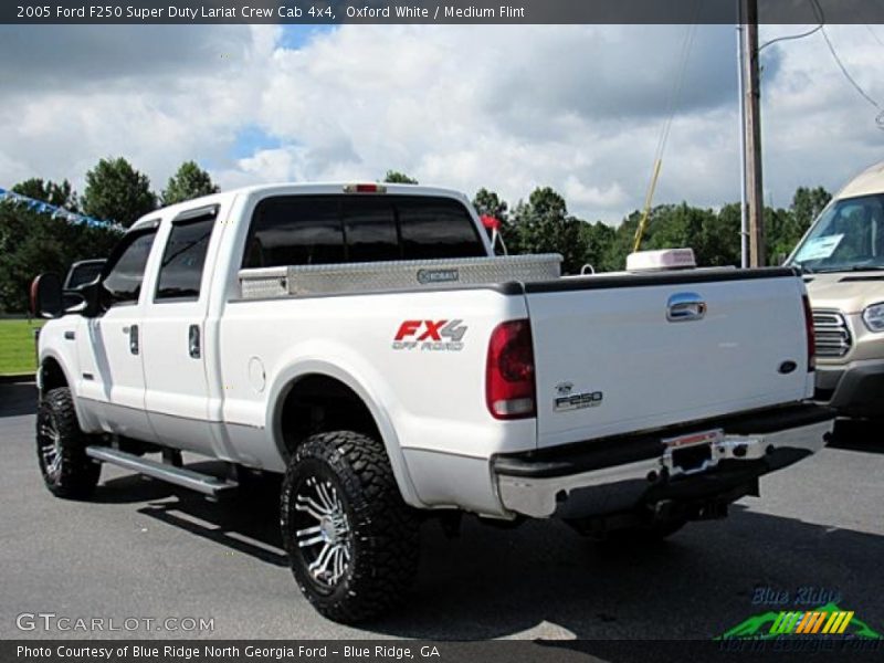 Oxford White / Medium Flint 2005 Ford F250 Super Duty Lariat Crew Cab 4x4