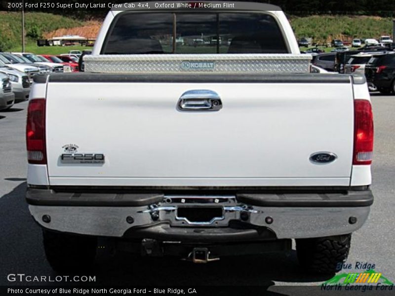 Oxford White / Medium Flint 2005 Ford F250 Super Duty Lariat Crew Cab 4x4