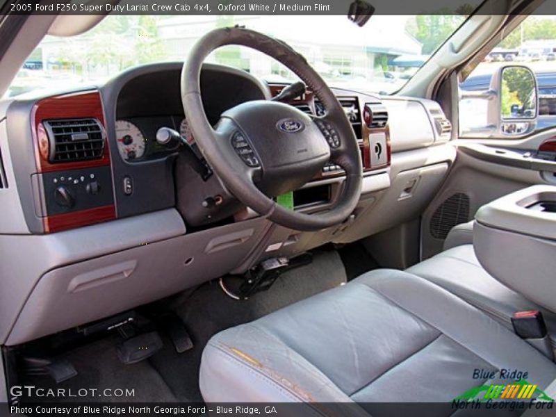 Oxford White / Medium Flint 2005 Ford F250 Super Duty Lariat Crew Cab 4x4