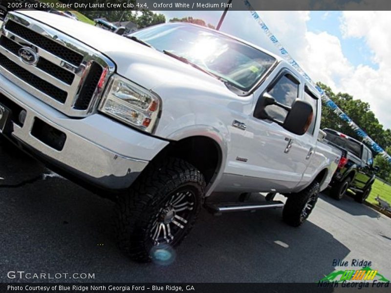 Oxford White / Medium Flint 2005 Ford F250 Super Duty Lariat Crew Cab 4x4
