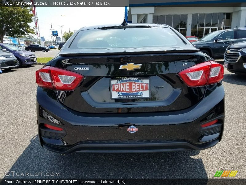 Mosaic Black Metallic / Jet Black 2017 Chevrolet Cruze LT