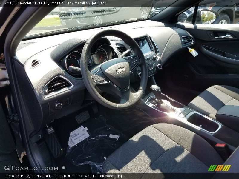 Mosaic Black Metallic / Jet Black 2017 Chevrolet Cruze LT