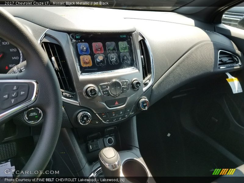 Mosaic Black Metallic / Jet Black 2017 Chevrolet Cruze LT
