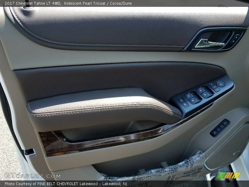 Iridescent Pearl Tricoat / Cocoa/Dune 2017 Chevrolet Tahoe LT 4WD