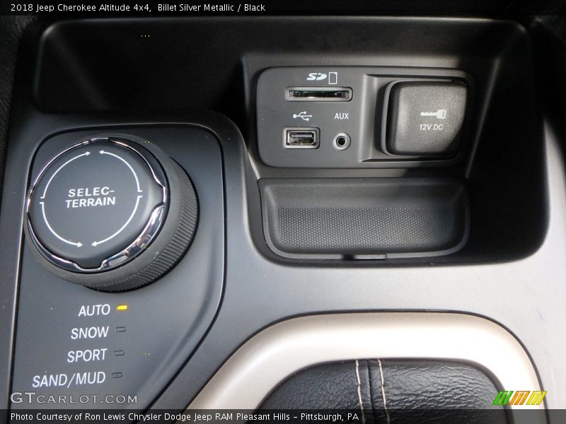 Billet Silver Metallic / Black 2018 Jeep Cherokee Altitude 4x4