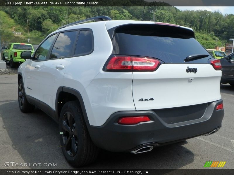 Bright White / Black 2018 Jeep Cherokee Altitude 4x4