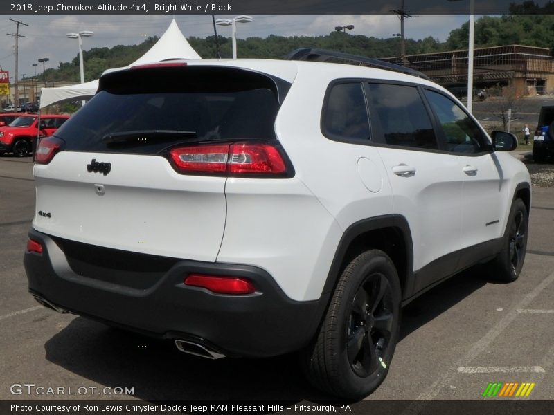 Bright White / Black 2018 Jeep Cherokee Altitude 4x4