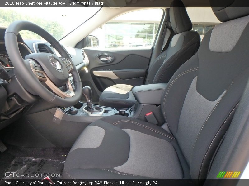 Bright White / Black 2018 Jeep Cherokee Altitude 4x4