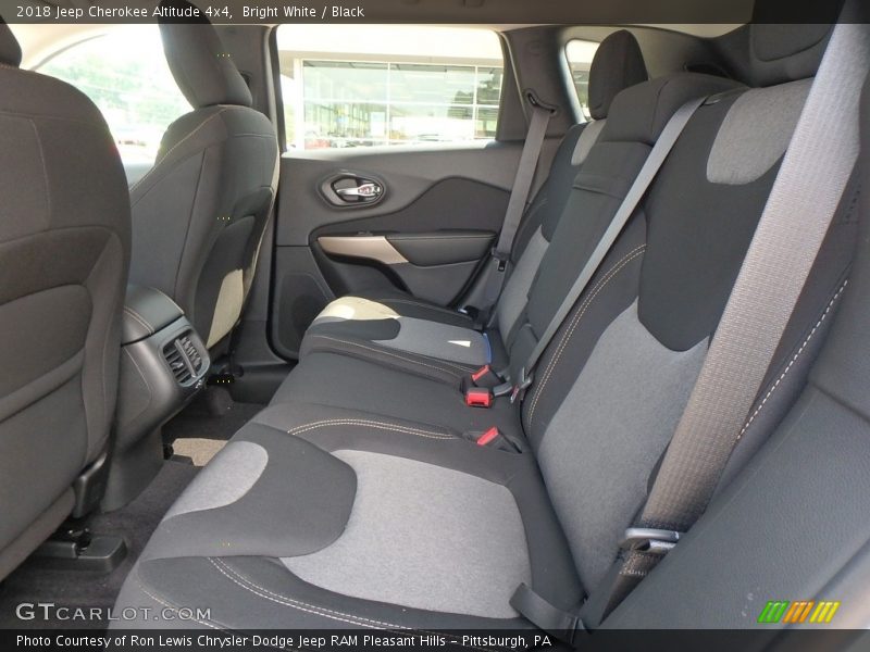 Bright White / Black 2018 Jeep Cherokee Altitude 4x4