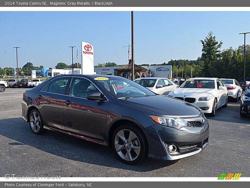 Magnetic Gray Metallic / Black/Ash 2014 Toyota Camry SE
