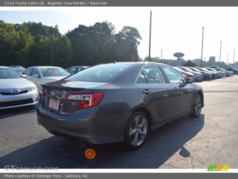 Magnetic Gray Metallic / Black/Ash 2014 Toyota Camry SE