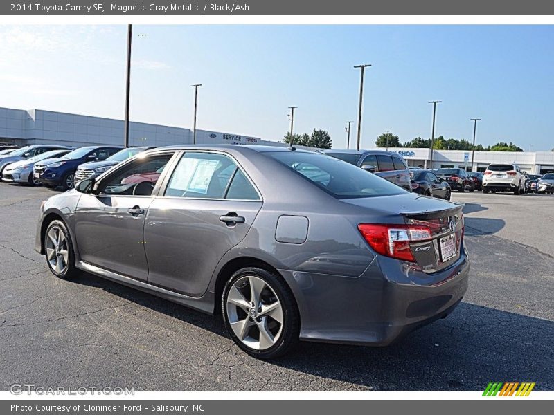 Magnetic Gray Metallic / Black/Ash 2014 Toyota Camry SE