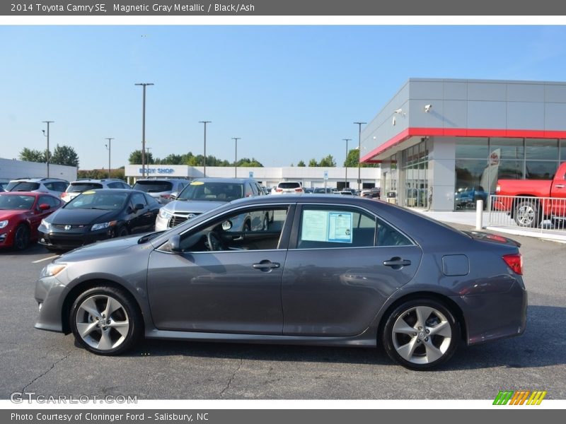 Magnetic Gray Metallic / Black/Ash 2014 Toyota Camry SE