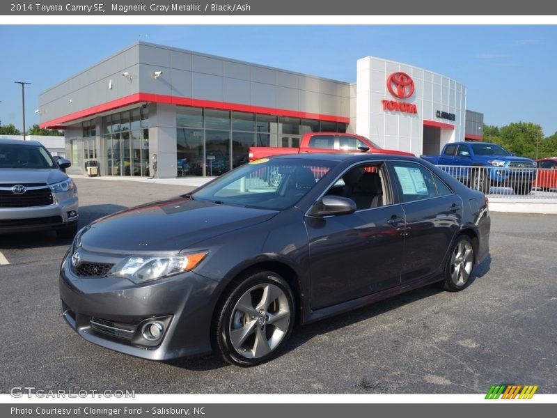 Magnetic Gray Metallic / Black/Ash 2014 Toyota Camry SE