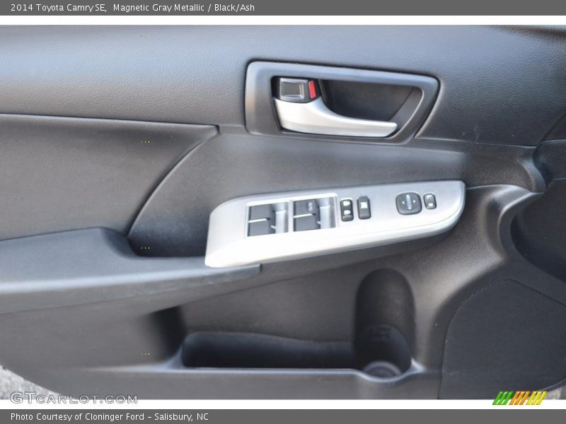 Magnetic Gray Metallic / Black/Ash 2014 Toyota Camry SE