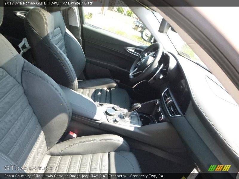Alfa White / Black 2017 Alfa Romeo Giulia Ti AWD