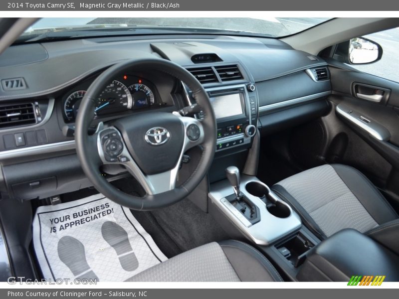 Magnetic Gray Metallic / Black/Ash 2014 Toyota Camry SE