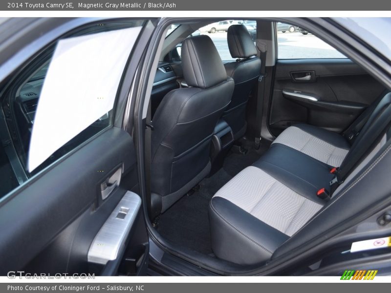 Magnetic Gray Metallic / Black/Ash 2014 Toyota Camry SE
