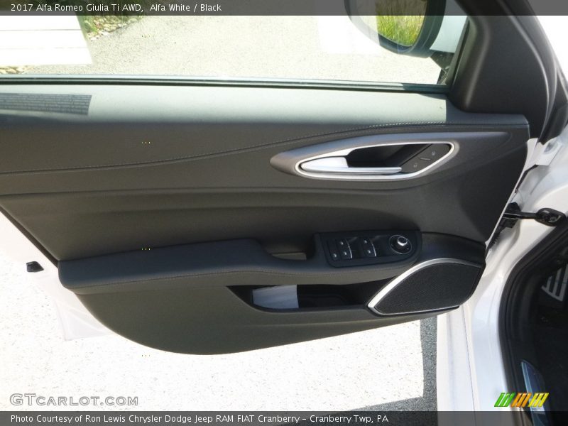 Alfa White / Black 2017 Alfa Romeo Giulia Ti AWD