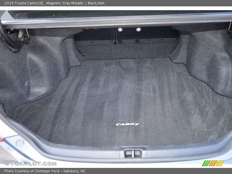Magnetic Gray Metallic / Black/Ash 2014 Toyota Camry SE