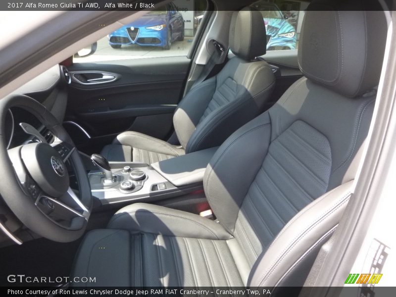 Alfa White / Black 2017 Alfa Romeo Giulia Ti AWD