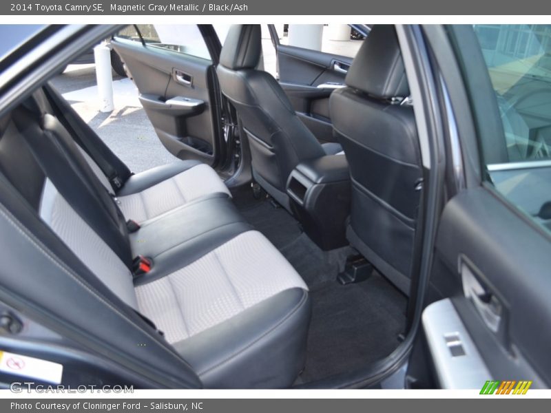 Magnetic Gray Metallic / Black/Ash 2014 Toyota Camry SE