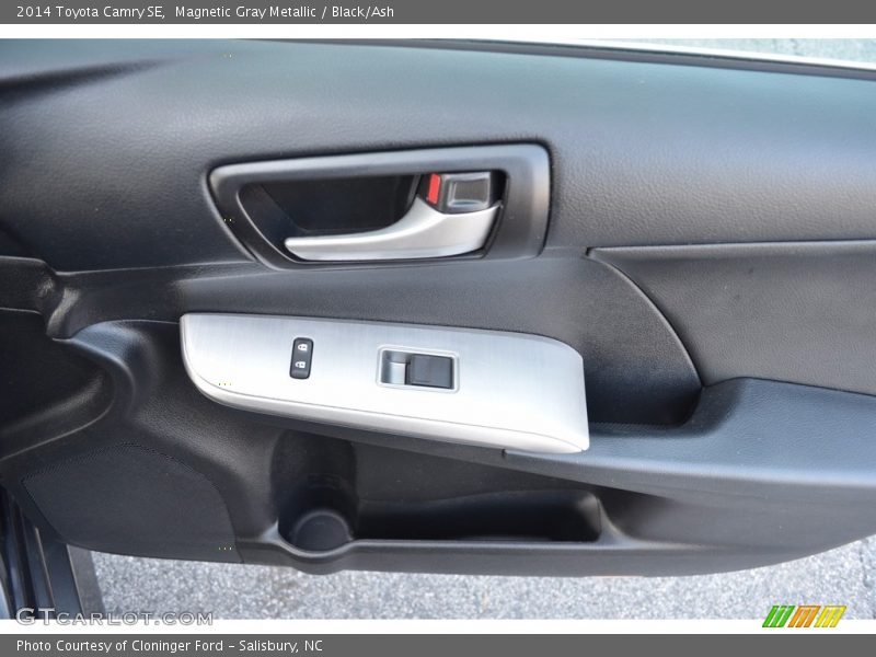 Magnetic Gray Metallic / Black/Ash 2014 Toyota Camry SE