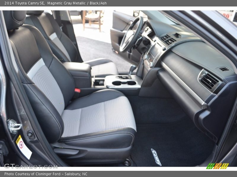 Magnetic Gray Metallic / Black/Ash 2014 Toyota Camry SE