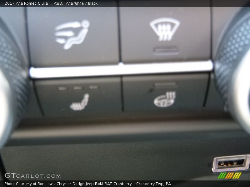 Alfa White / Black 2017 Alfa Romeo Giulia Ti AWD